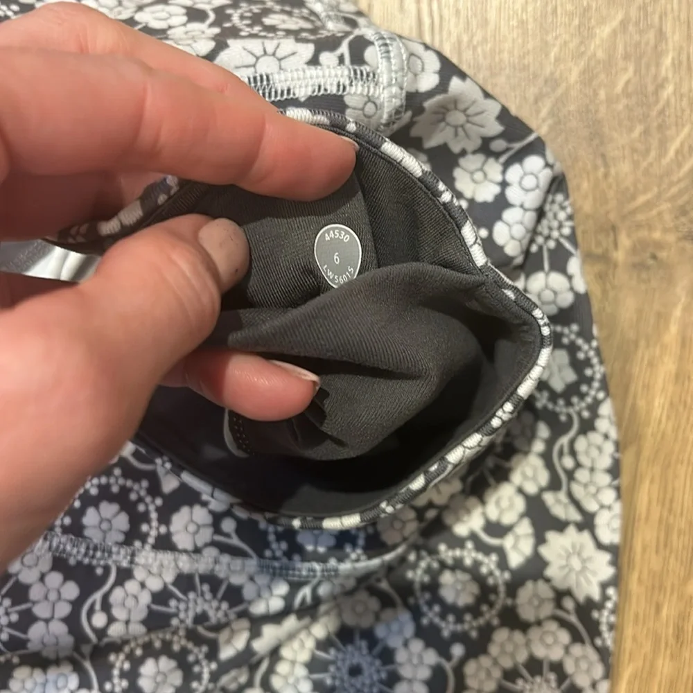 Lululemon leggings - Picture 2 of 5